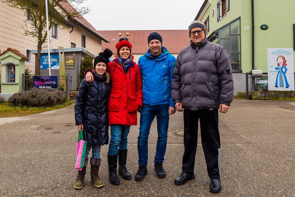 Thumbnail: JA 15805 Faschingswagen Landjugnend 01_03_2025.jpg